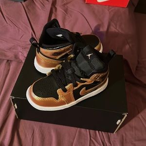 Brand new Jordan 1’s for toddlers size 7